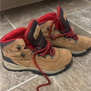 Columbia Boots Size 6.5